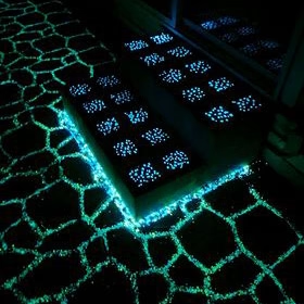 glow in the rocks