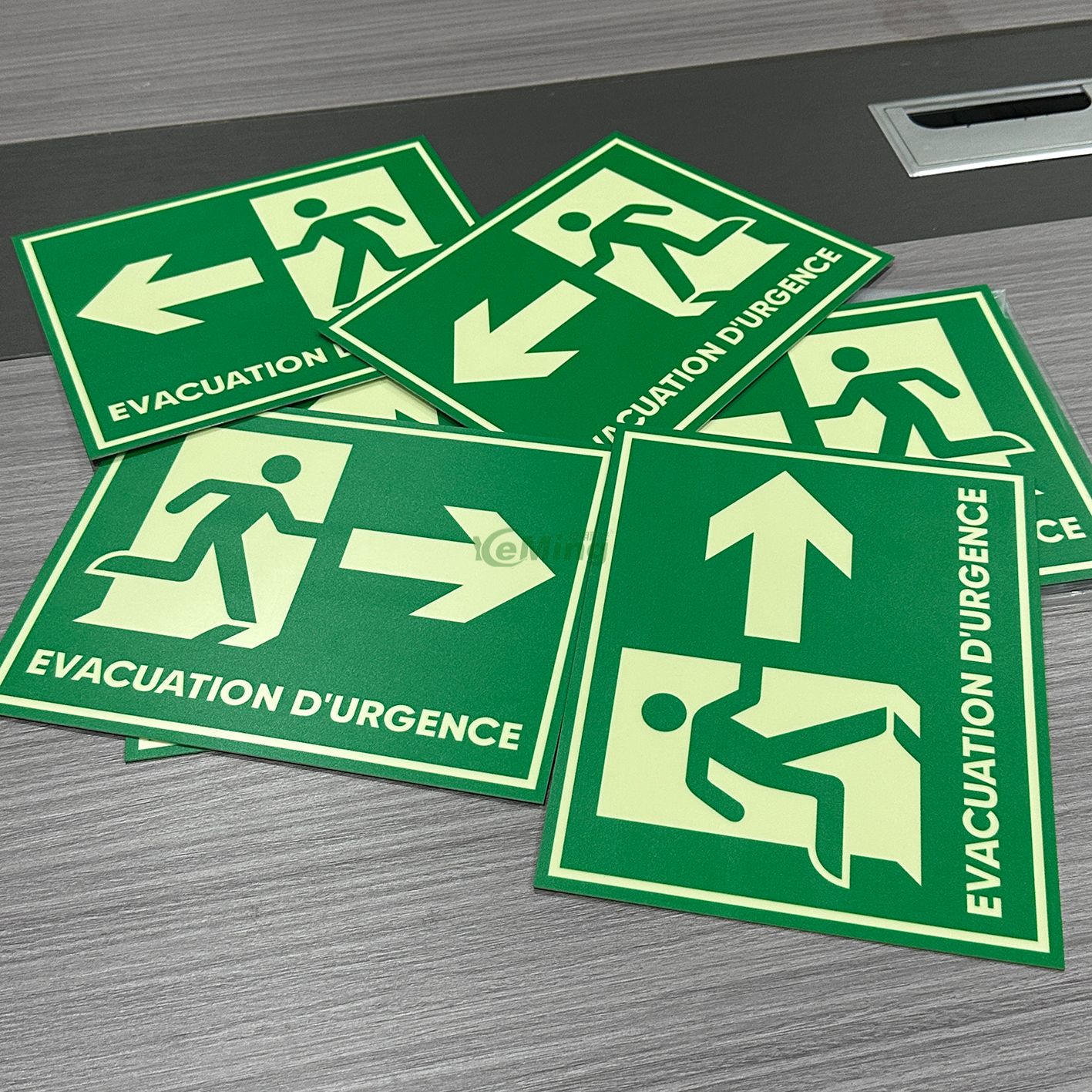 Self-luminous Emergency Evacuation Signs Warning Signs Directional Guide Board Safety Photoluminescent Exit Signage