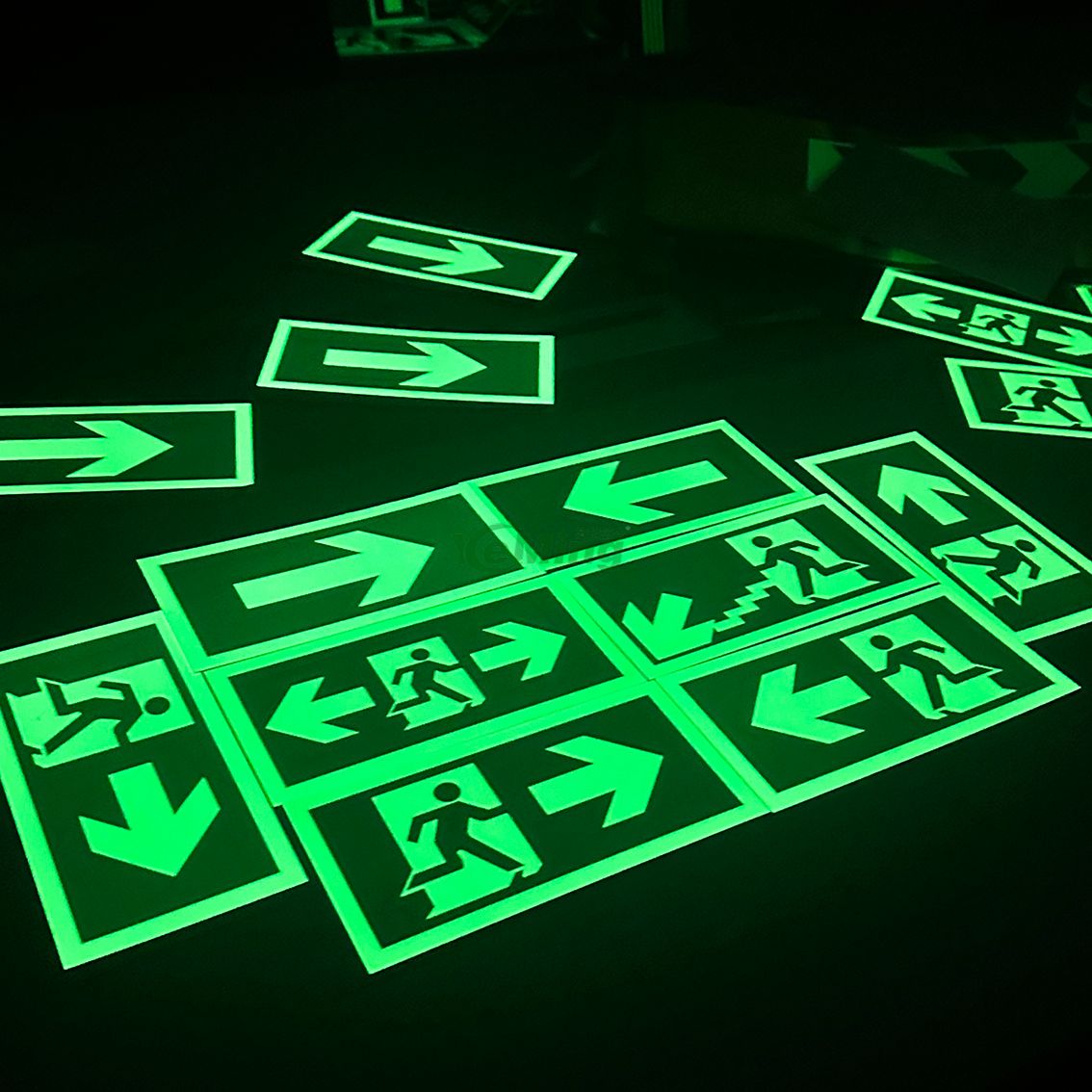 Customized Photoluminescent Signage Arrow Right Left Sign Luminescent Fire Emergency Sign