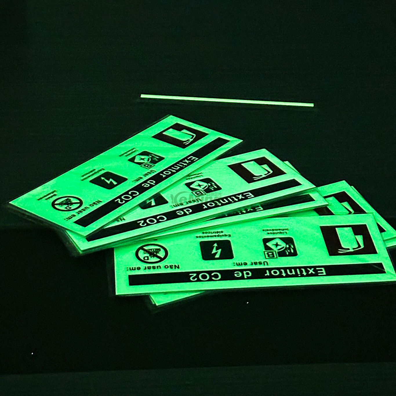 Co2 Extinguishing Sign Plate Photoluminescent Fire Extinguisher Location Signs Safety Warning Sign
