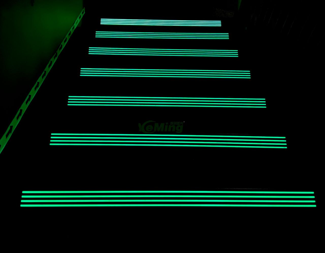 Black Aluminum Stair Nosing Glow in The Dark Strips for Stairs 